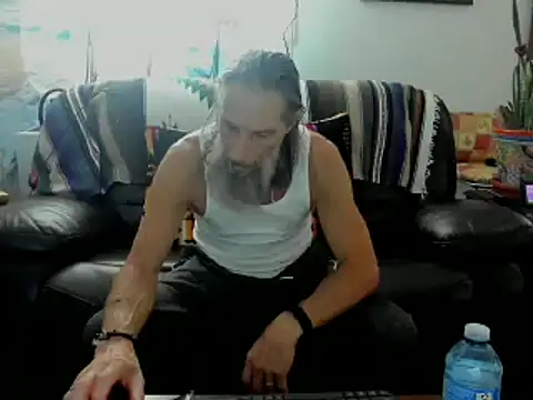 Snapshot of mindphu_k chatting on February 10, 9:47 pm mindphu k online show from February 10, 9:47 pm
