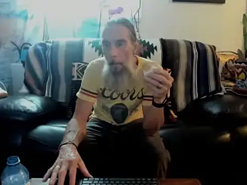 Snapshot of mindphu_k chatting on February 3, 8:03 pm mindphu k online show from February 3, 8:03 pm