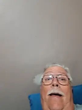 Snapshot of NawtyB1965 chatting on October 8, 3:33 am NawtyB1965 online show from October 8, 3:33 am