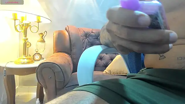 Snapshot of Dylanstonne chatting on January 24, 9:47 pm Dylanstonne online show from January 24, 9:47 pm