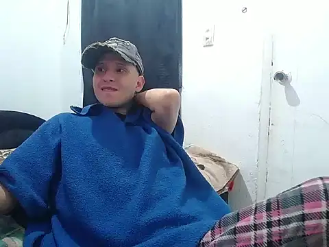 Snapshot of esjrobles chatting on October 10, 1:16 pm esjrobles online show from October 10, 1:16 pm