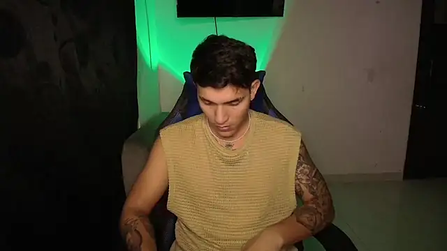 Aangelhot online show from January 3, 1:16 am