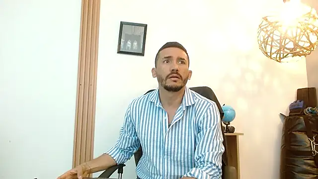 Snapshot of Reiko_85_ chatting on September 27, 7:34 pm Reiko 85 online show from September 27, 7:34 pm