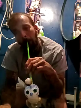 Whipit323 online show from April 24, 9:06 pm