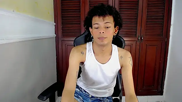 Snapshot of rose_Skinny_ chatting on September 28, 10:30 pm rose Skinny online show from September 28, 10:30 pm