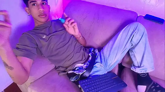 hares mds online show from February 4, 4:46 pm