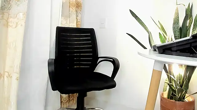 JuanDiegoKing online show from December 5, 3:02 am