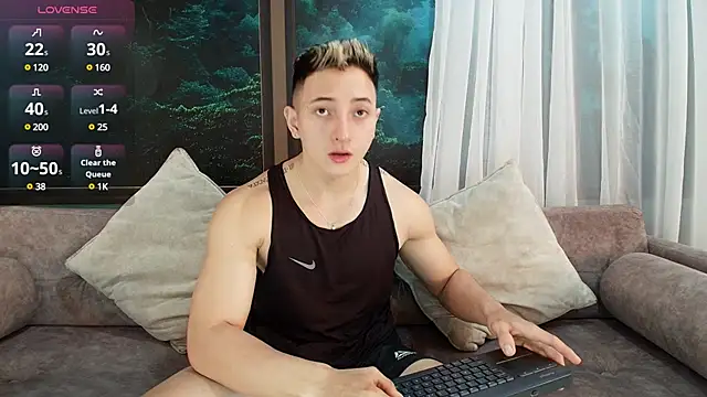 Snapshot of Zack_Miller24 chatting on January 2, 2:02 pm Zack Miller24 online show from January 2, 2:02 pm