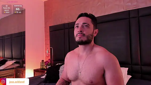 JossAckland online show from November 15, 8:33 pm