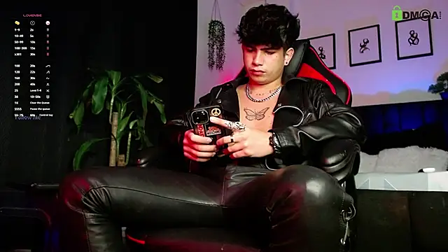 LyleBennett  online show from February 9, 12:21 pm