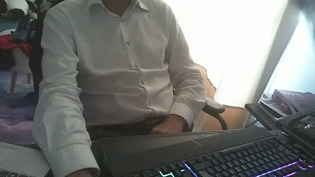shyfrenchcock1 online show from June 11, 12:58 pm