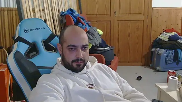 chicomallorca96 online show from February 2, 7:00 pm