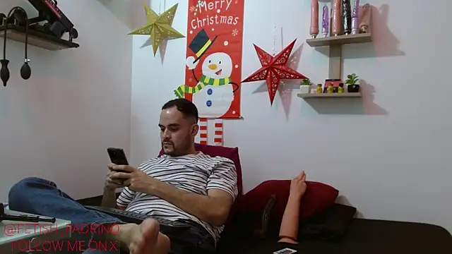 Snapshot of fetish_padrino chatting on December 16, 10:24 pm fetish padrino online show from December 16, 10:24 pm