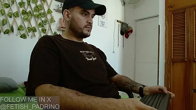 Snapshot of fetish_padrino chatting on March 17, 3:08 pm fetish padrino online show from March 17, 3:08 pm