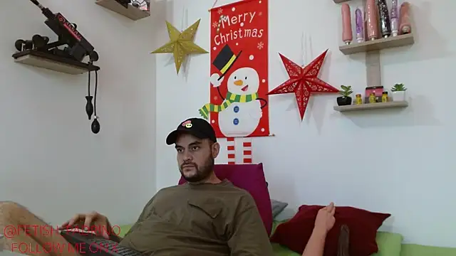Snapshot of fetish_padrino chatting on December 12, 8:43 pm fetish padrino online show from December 12, 8:43 pm
