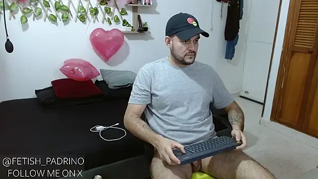 Snapshot of fetish_padrino chatting on February 9, 11:58 am fetish padrino online show from February 9, 11:58 am