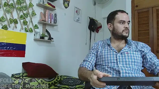 Snapshot of fetish_padrino chatting on March 15, 4:43 pm fetish padrino online show from March 15, 4:43 pm