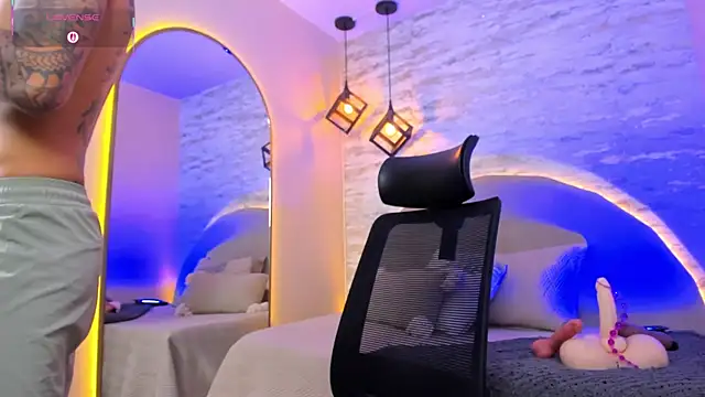 Aron Bolt online show from April 21, 5:41 pm