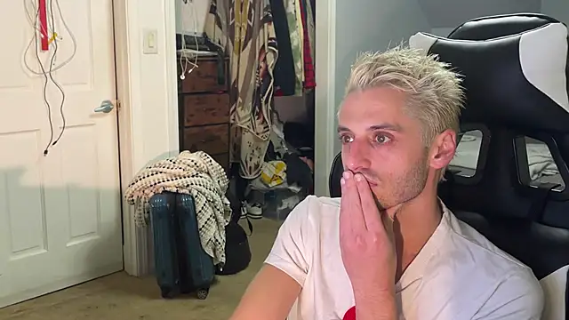 Snapshot of Dylansd chatting on January 2, 3:58 am Dylansd online show from January 2, 3:58 am