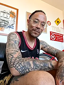 mileflav0r online show from April 21, 12:55 pm