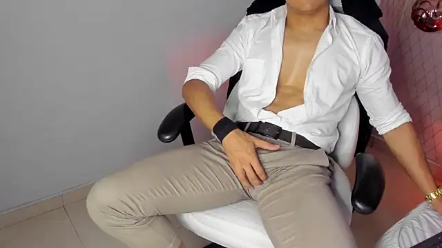 Snapshot of Lucii_fer_ chatting on September 10, 1:54 pm Lucii fer online show from September 10, 1:54 pm