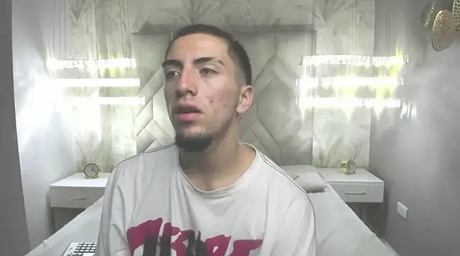 Snapshot of King_Dante_ chatting on February 8, 8:10 pm King Dante online show from February 8, 8:10 pm