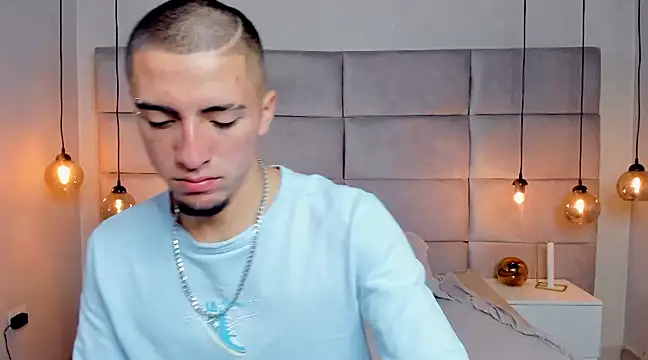 Snapshot of King_Dante_ chatting on December 20, 8:23 pm King Dante online show from December 20, 8:23 pm