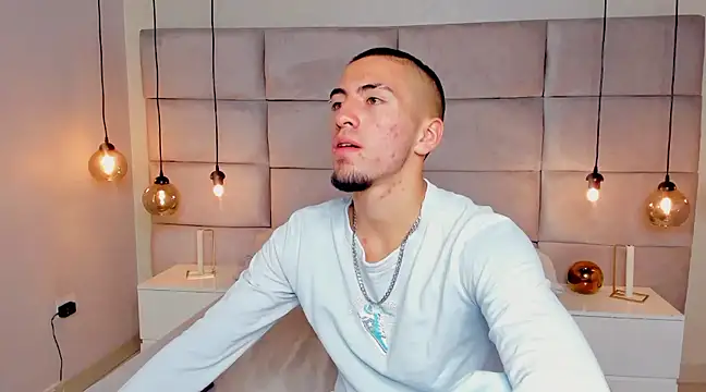 Snapshot of King_Dante_ chatting on December 16, 7:54 pm King Dante online show from December 16, 7:54 pm