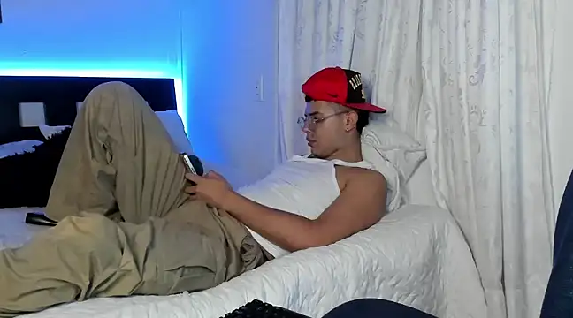 PipeRodriguez  online show from December 5, 4:20 am