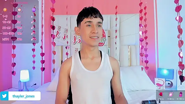 Snapshot of Thayler_jones chatting on February 27, 11:20 am Thayler jones online show from February 27, 11:20 am