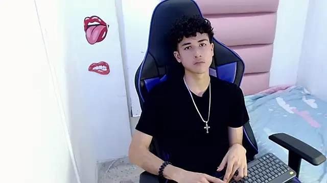 Snapshot of johnny_cagee chatting on December 7, 4:20 am johnny cagee online show from December 7, 4:20 am
