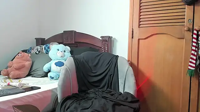 leo030809 online show from June 26, 12:47 am