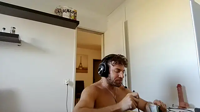 alpha-hunk online show from April 18, 2:18 pm