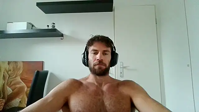 Snapshot of alpha-hunk chatting on October 9, 3:06 pm alpha-hunk online show from October 9, 3:06 pm