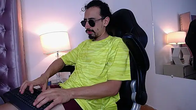 Sr Magnus  online show from September 25, 6:34 am