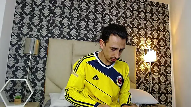 Sr Magnus  online show from March 12, 2:31 am