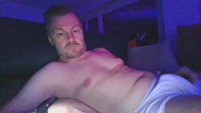 handsomebody online show from March 10, 11:11 pm