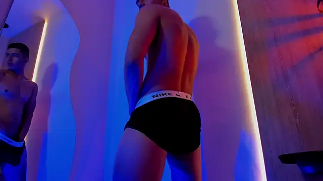 thaddeus king online show from December 12, 9:15 pm