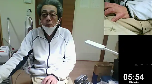Snapshot of mama010-chan chatting on February 13, 8:55 pm mama010-chan online show from February 13, 8:55 pm