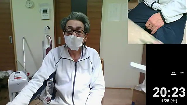 Snapshot of mama010-chan chatting on January 25, 11:23 am mama010-chan online show from January 25, 11:23 am