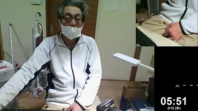 Snapshot of mama010-chan chatting on February 11, 8:52 pm mama010-chan online show from February 11, 8:52 pm