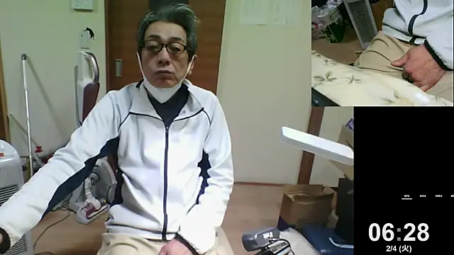 Snapshot of mama010-chan chatting on February 3, 9:29 pm mama010-chan online show from February 3, 9:29 pm