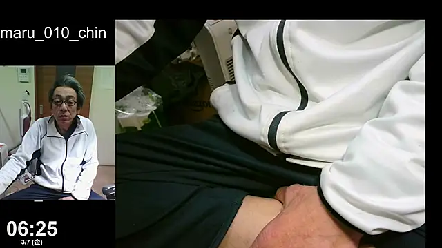 Snapshot of mama010-chan chatting on March 7, 9:27 pm mama010-chan online show from March 7, 9:27 pm