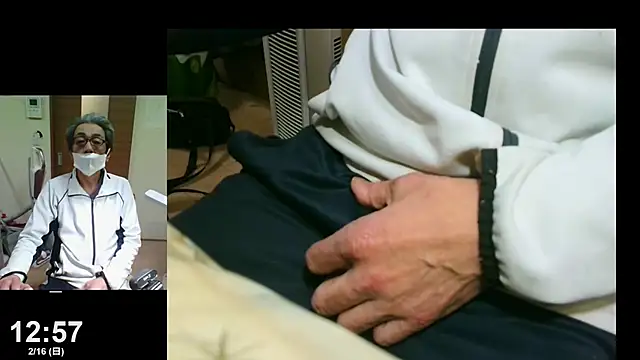 Snapshot of mama010-chan chatting on February 16, 3:58 am mama010-chan online show from February 16, 3:58 am