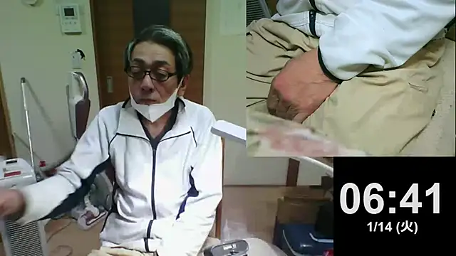 Snapshot of mama010-chan chatting on January 13, 9:42 pm mama010-chan online show from January 13, 9:42 pm