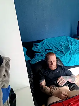 Snapshot of GINGERHEADMAN chatting on March 17, 8:40 pm GINGERHEADMAN online show from March 17, 8:40 pm