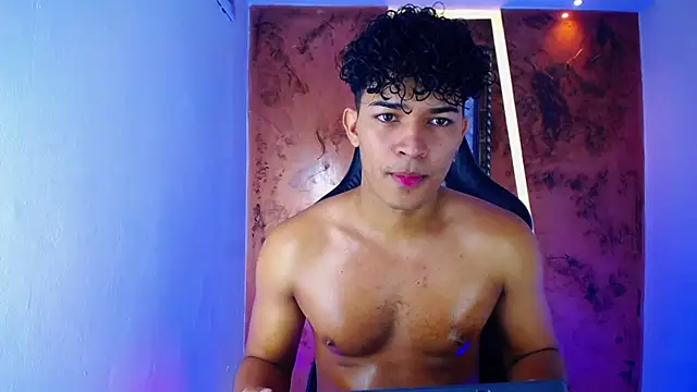 Snapshot of jamescurli_ chatting on March 3, 5:51 am jamescurli online show from March 3, 5:51 am
