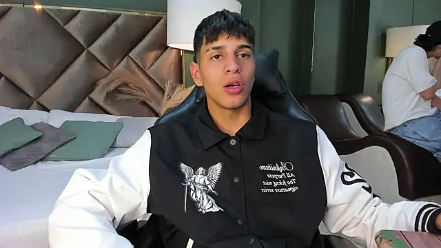 Snapshot of Tyler_Rodriguez chatting on March 13, 4:49 am Tyler Rodriguez online show from March 13, 4:49 am