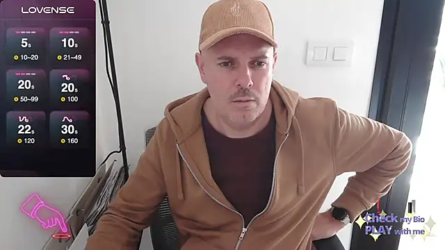 Francesco-ES online show from December 13, 10:30 am