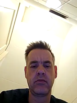 Hectorthyssen1 online show from March 1, 9:40 am